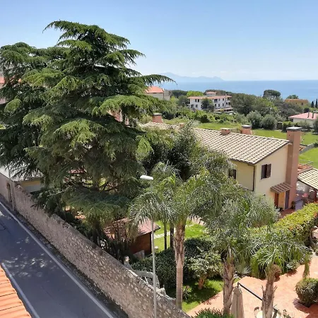 Lejlighed La Terrazza Di Dinky By Interhome